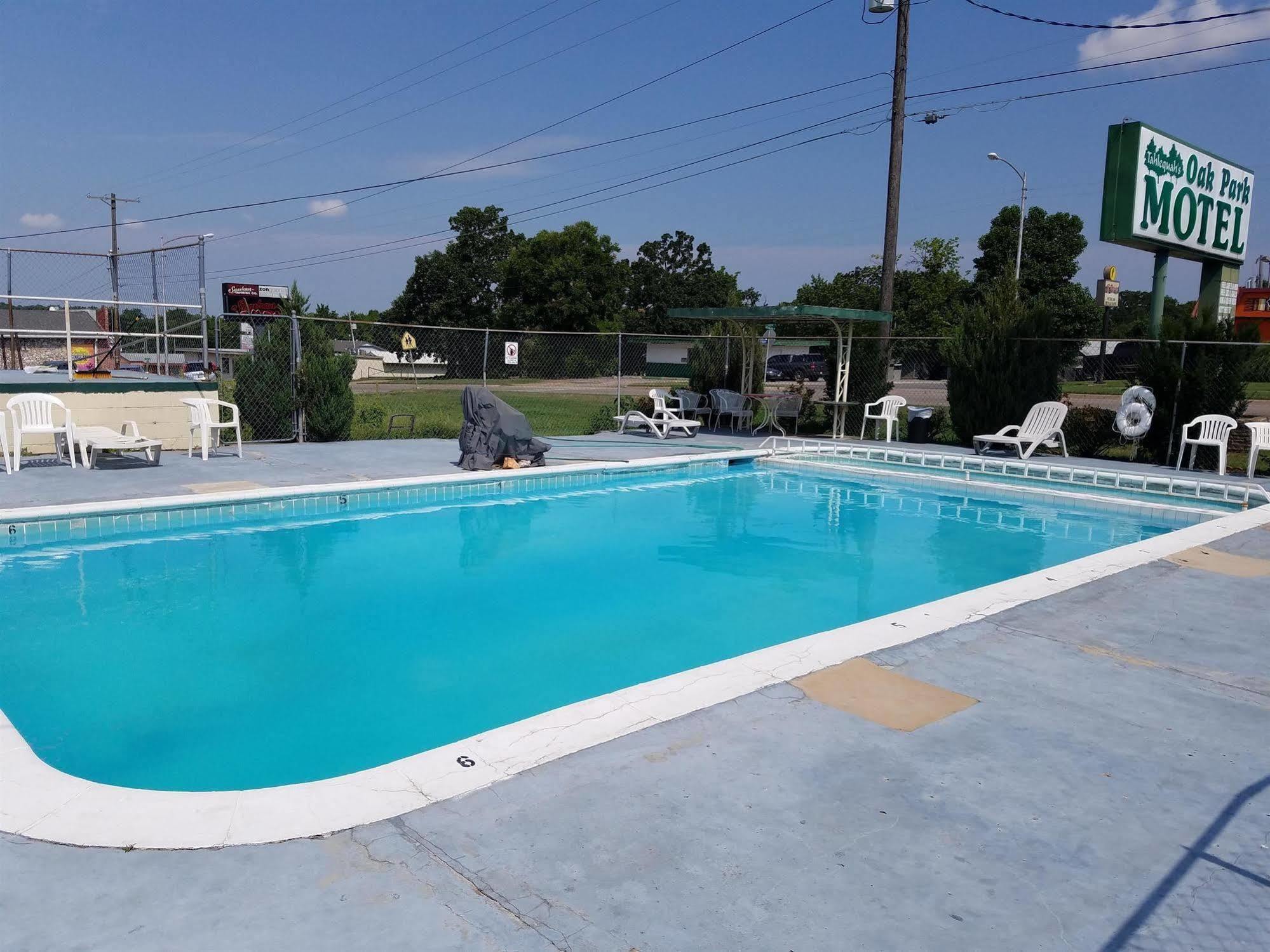 Oak Park Motel Tahlequah Exterior photo